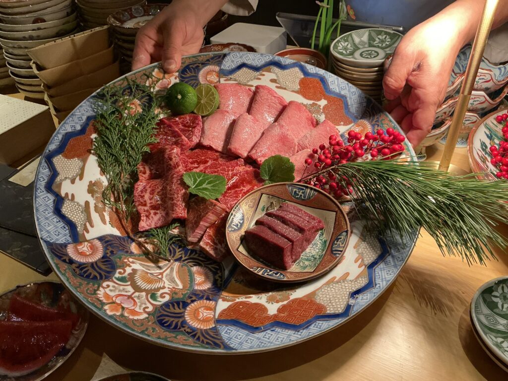 老中の大皿焼肉老中金襴手盛り