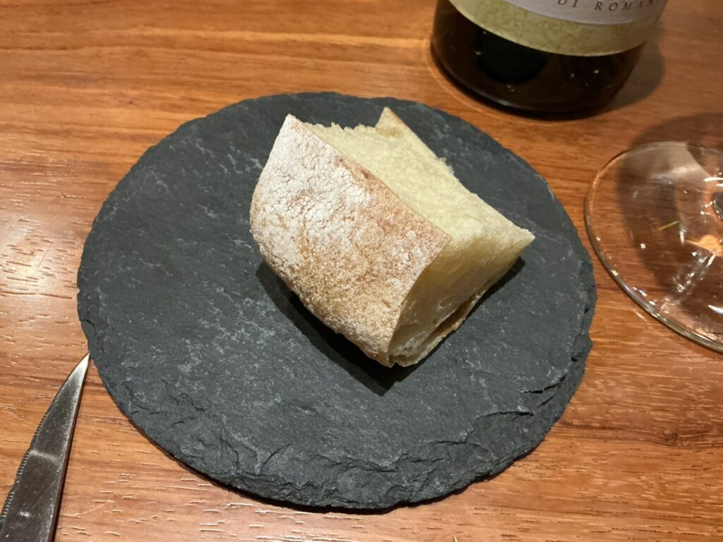 luogo(ルオーゴ)のパン