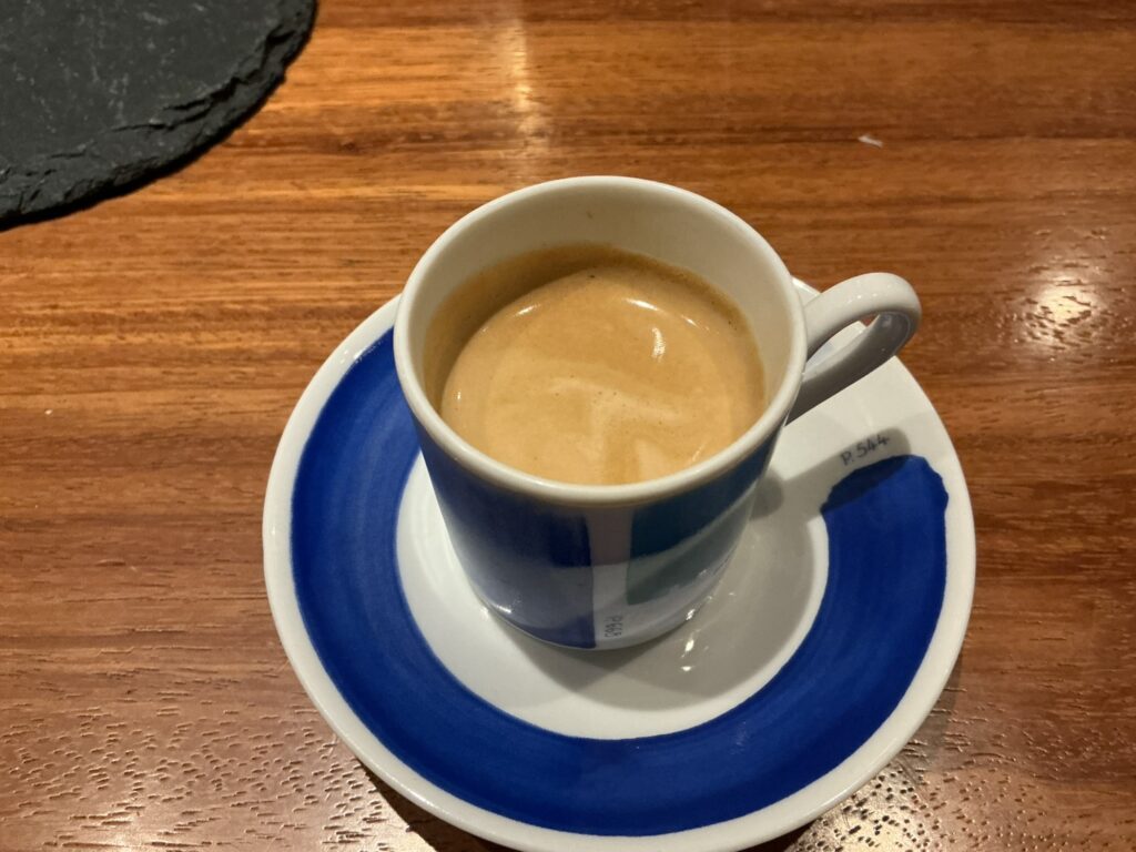 luogo(ルオーゴ)のエスプレッソ