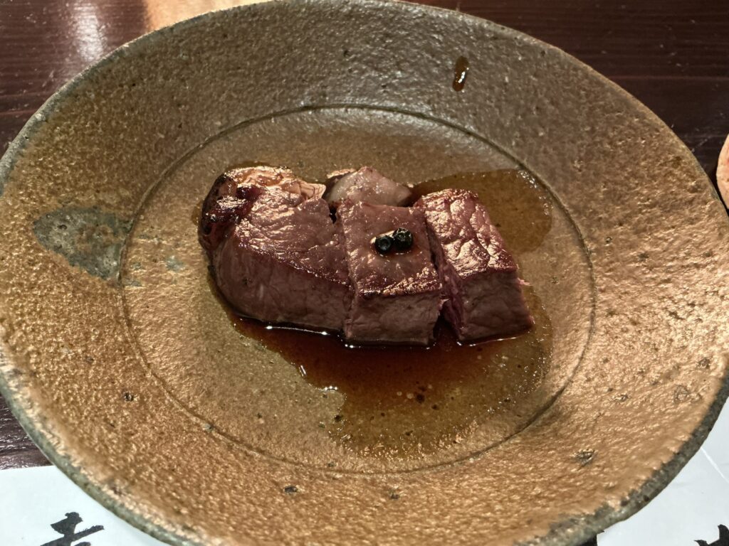 たでの葉のシカ