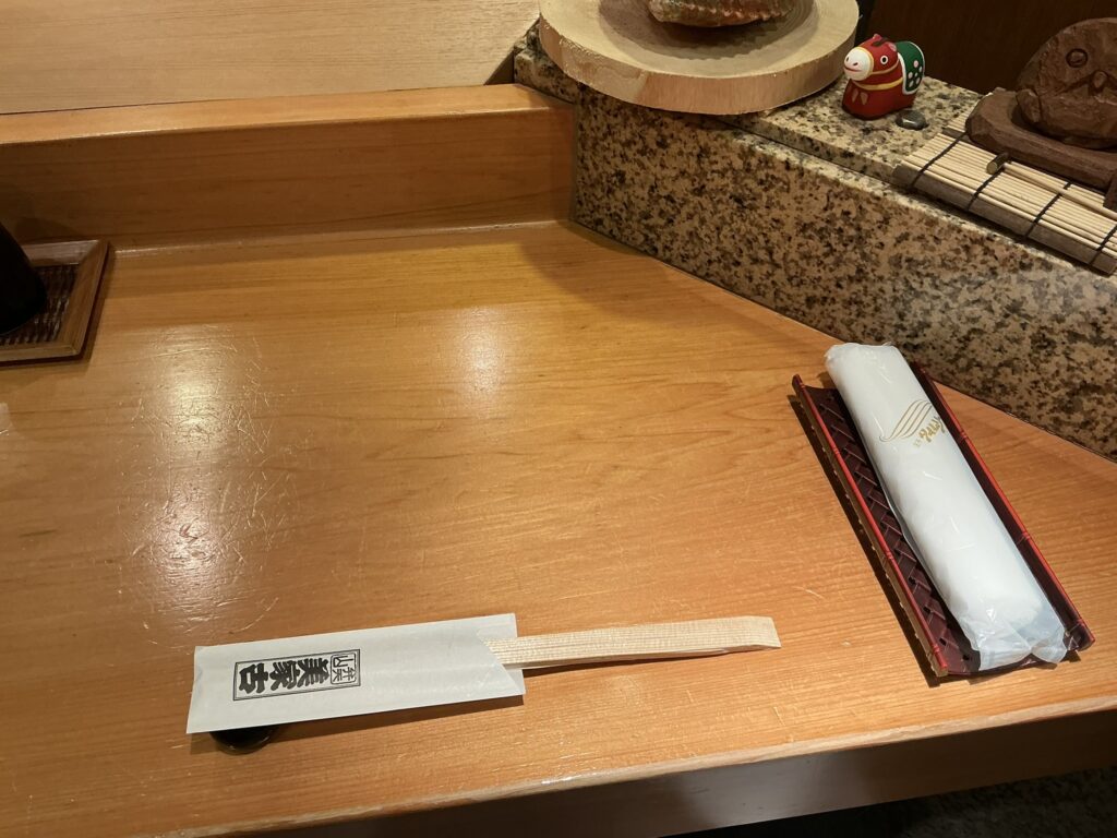 弁天山美家古寿司のカウンター