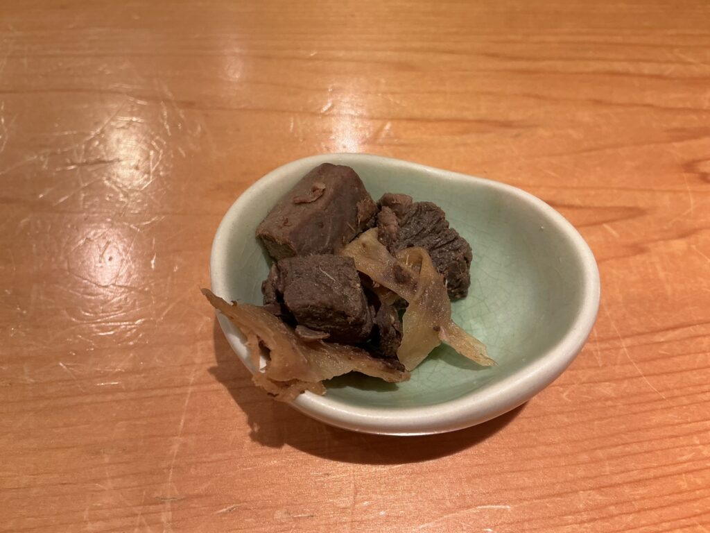 弁天山美家古寿司のマグロ