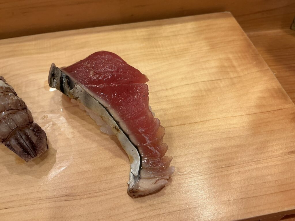 弁天山美家古寿司のカツオ