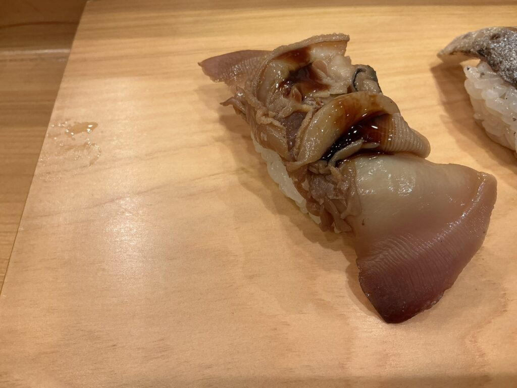 弁天山美家古寿司のハマグリ