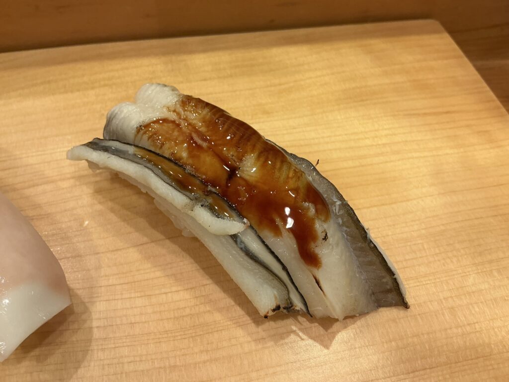 弁天山美家古寿司のアナゴ