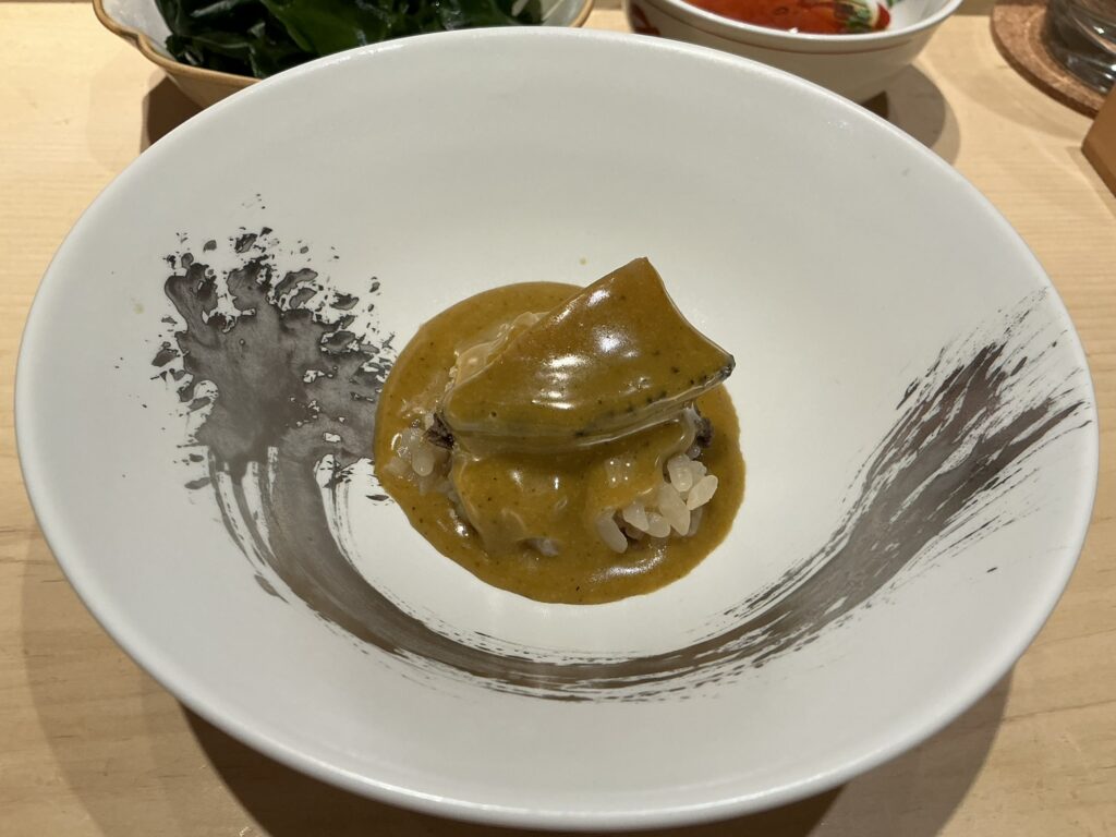 鮨結う紬のアワビ