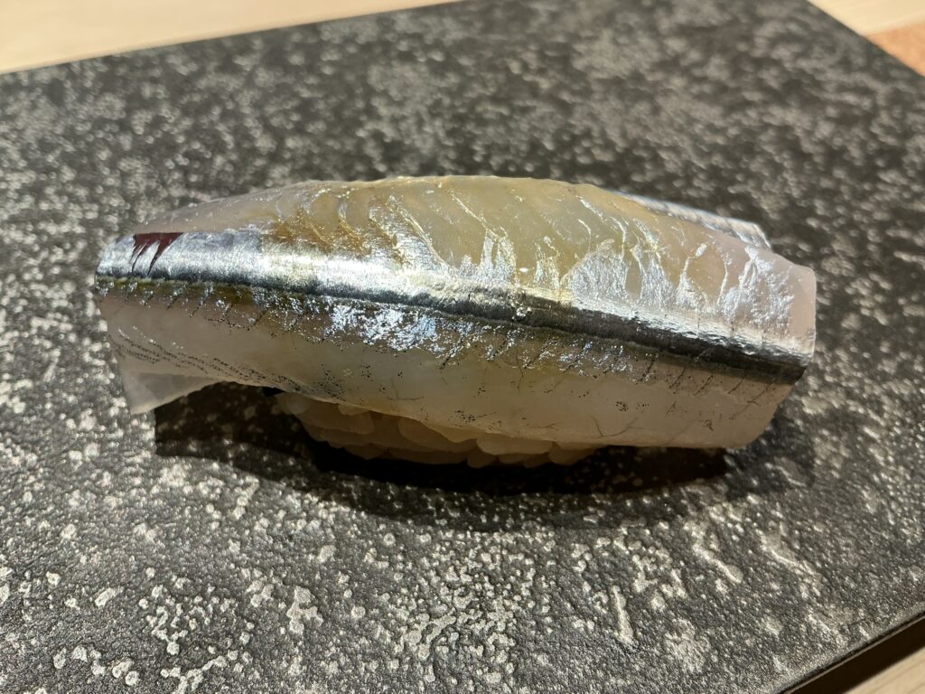 鮨結う紬のサヨリ