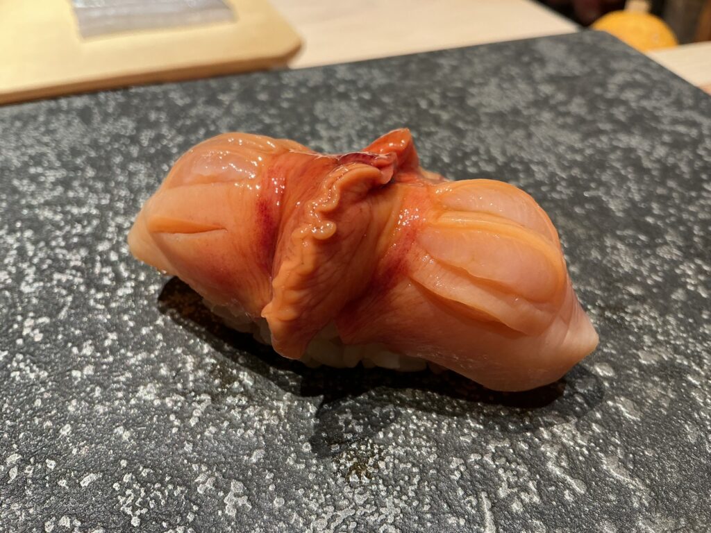 鮨結う紬のアカガイ