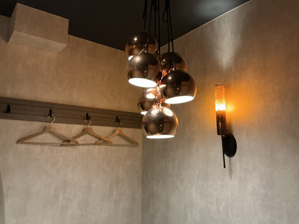 にくTATSUの店内