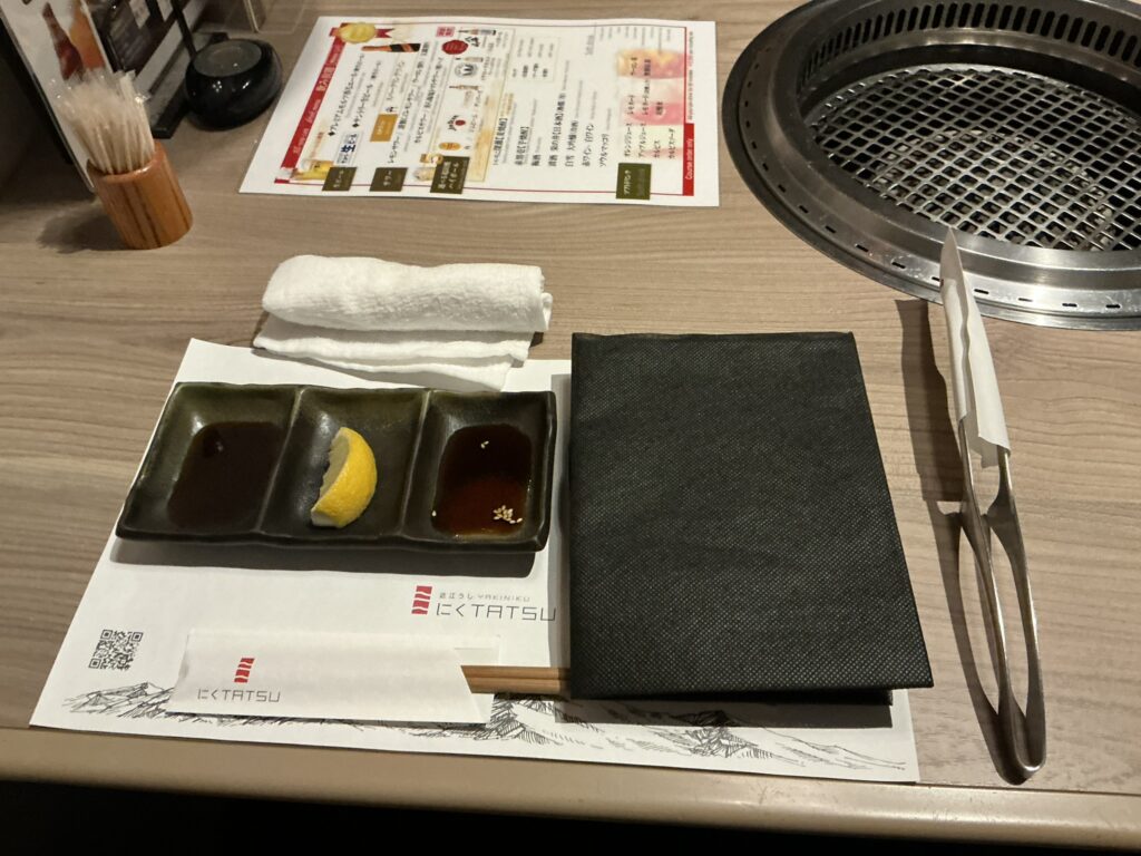 にくTATSUのテーブルセット