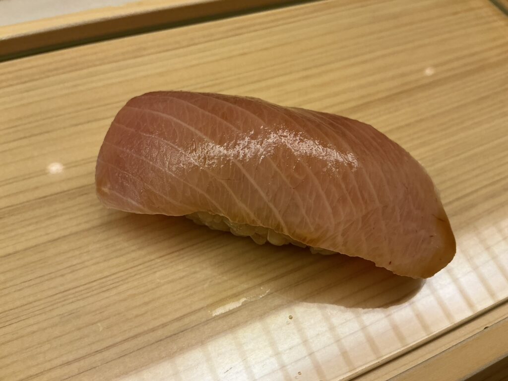 鮨おばなのブリ