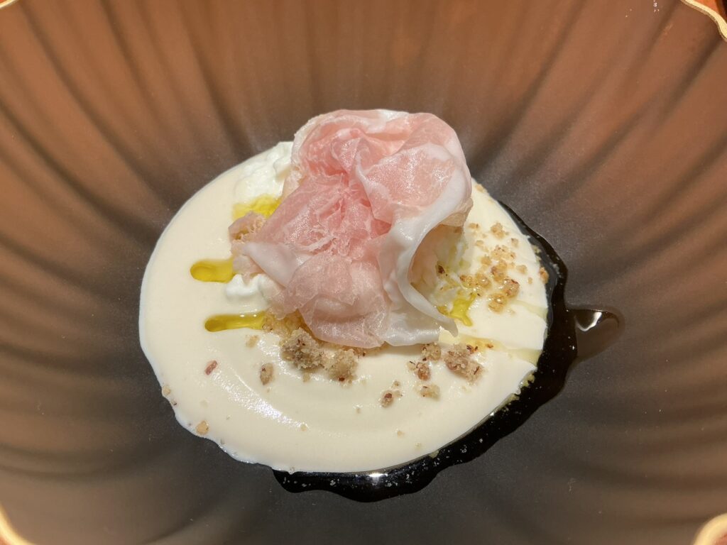 ルオーゴのカリフラワー　モッツァレラ　アンチョビ