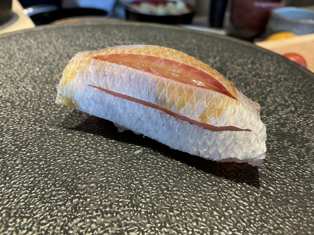 鮨由うのカスゴ