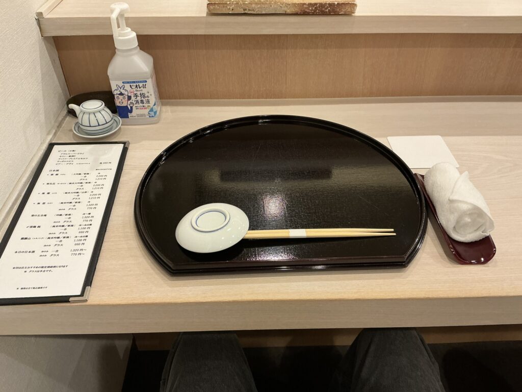 鮨もりなりのカウンターセット