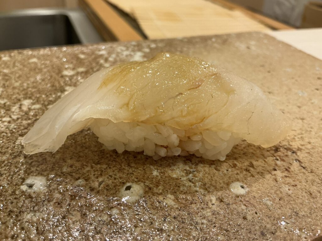 鮨もりなりのヒラメ