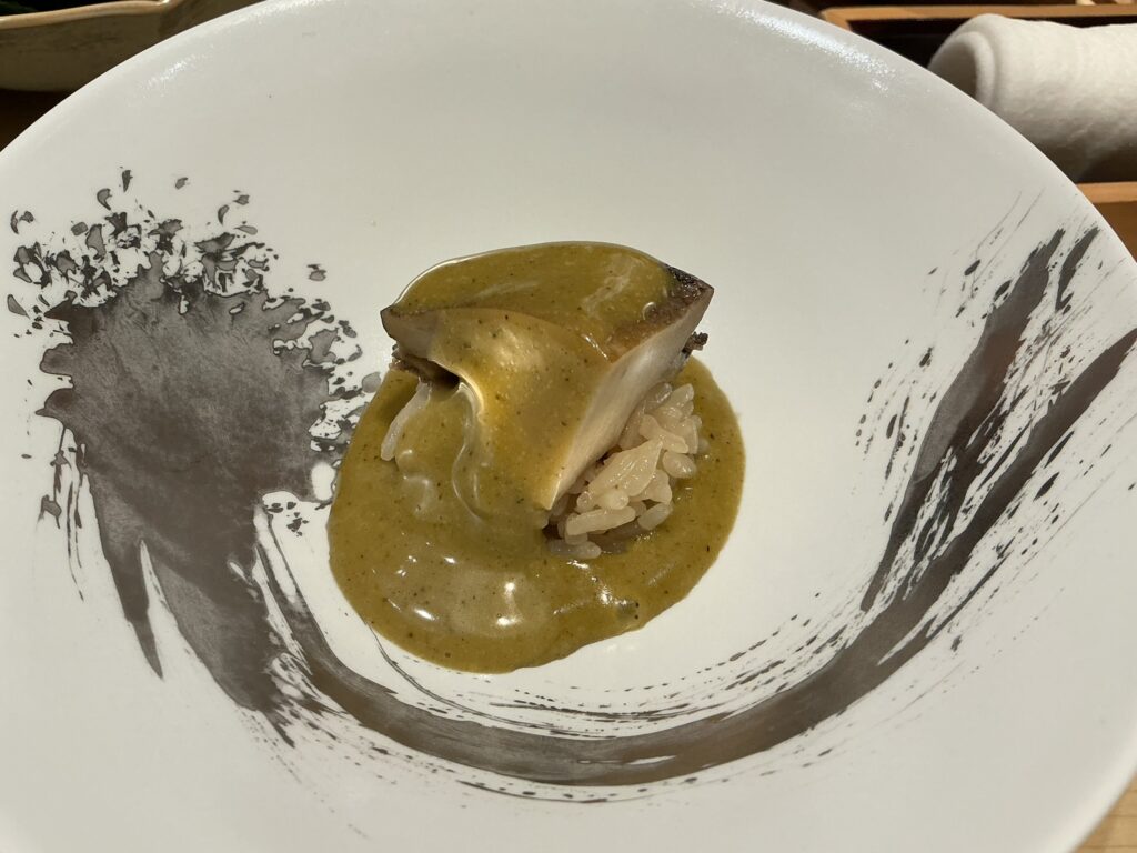 鮨結う紬のアワビ