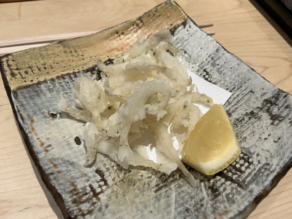 鮨結う紬のシラウオ