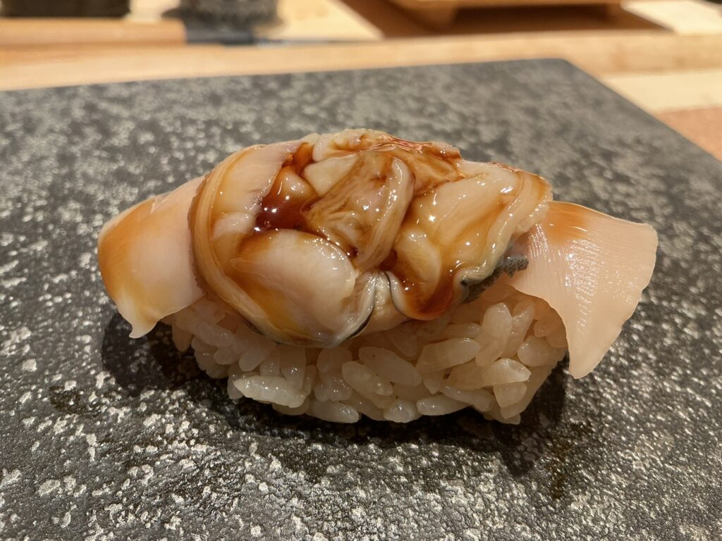 鮨結う紬のハマグリ