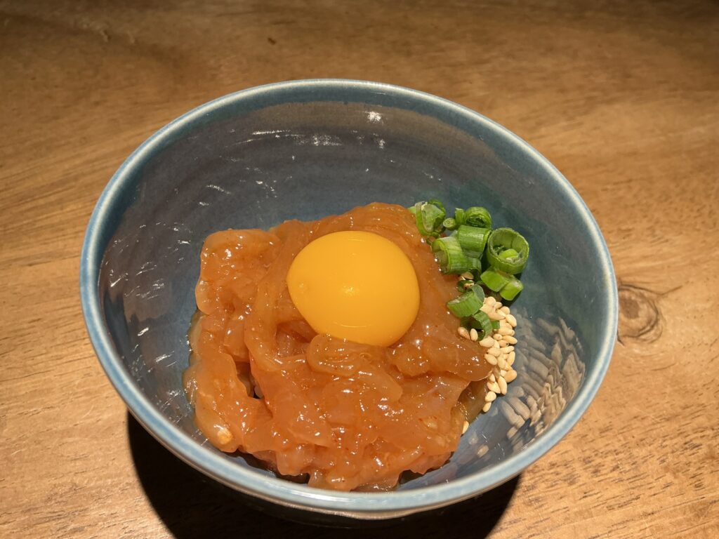 翔りの胸肉のユッケ