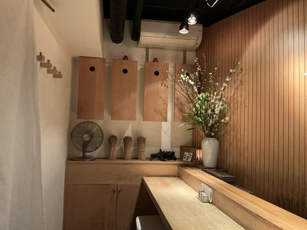 鳥しきの店内