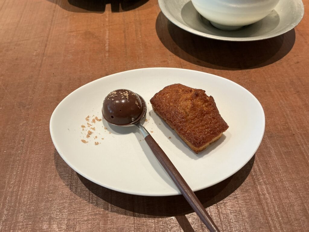白土のフィナンシェと生チョコ