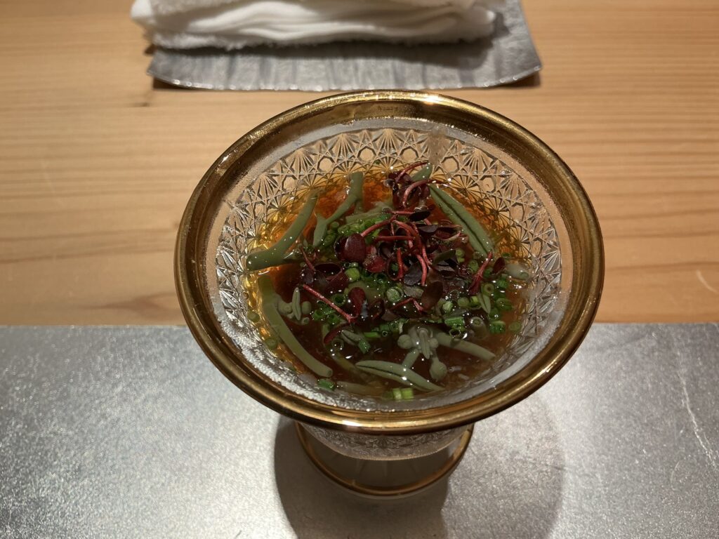 寿司栄のイワガキとジュンサイ