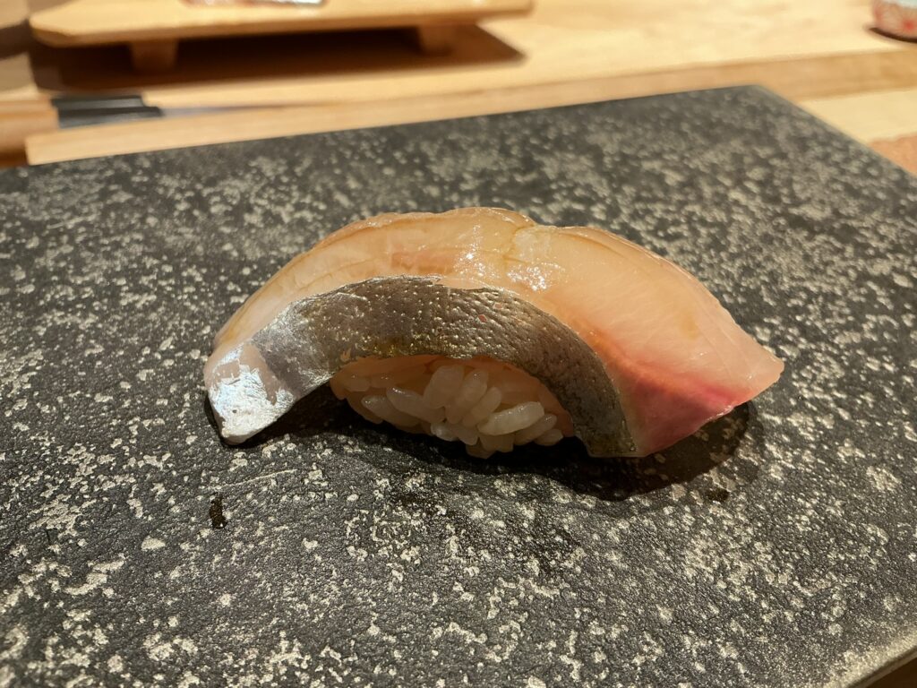 鮨結う紬のシマアジ