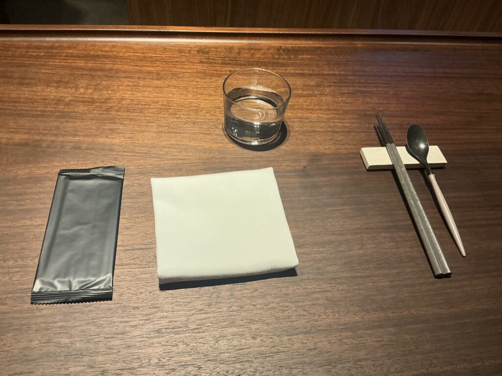 旧雨のカウンターセット