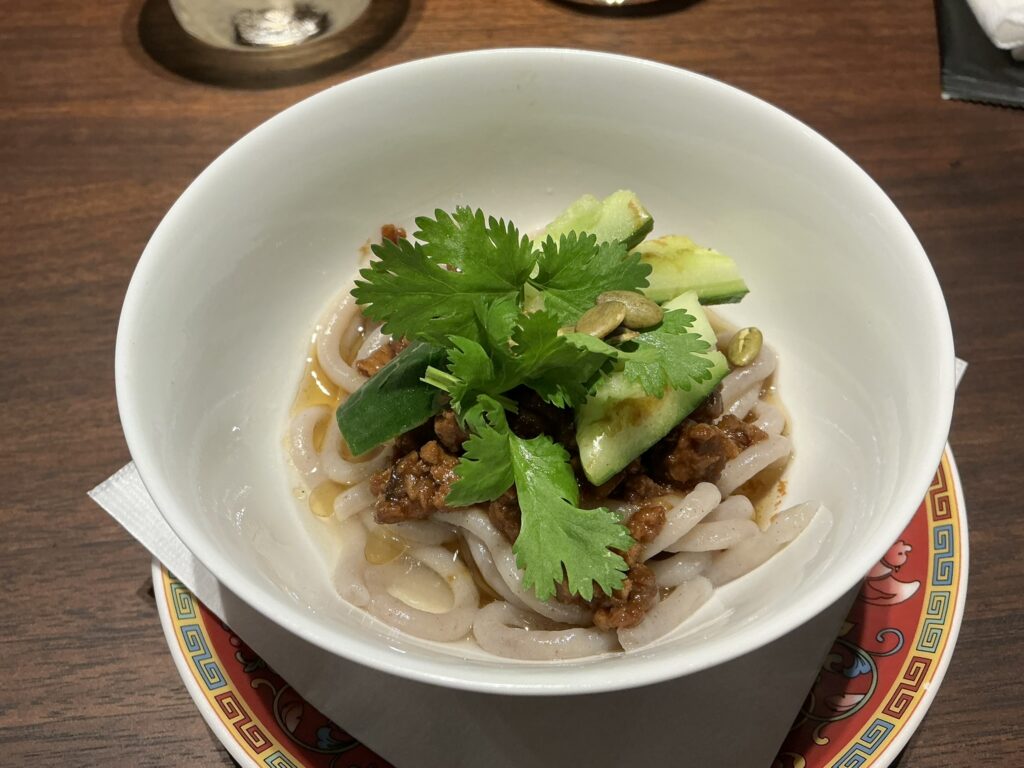 旧雨の自家製ジャージャー麺