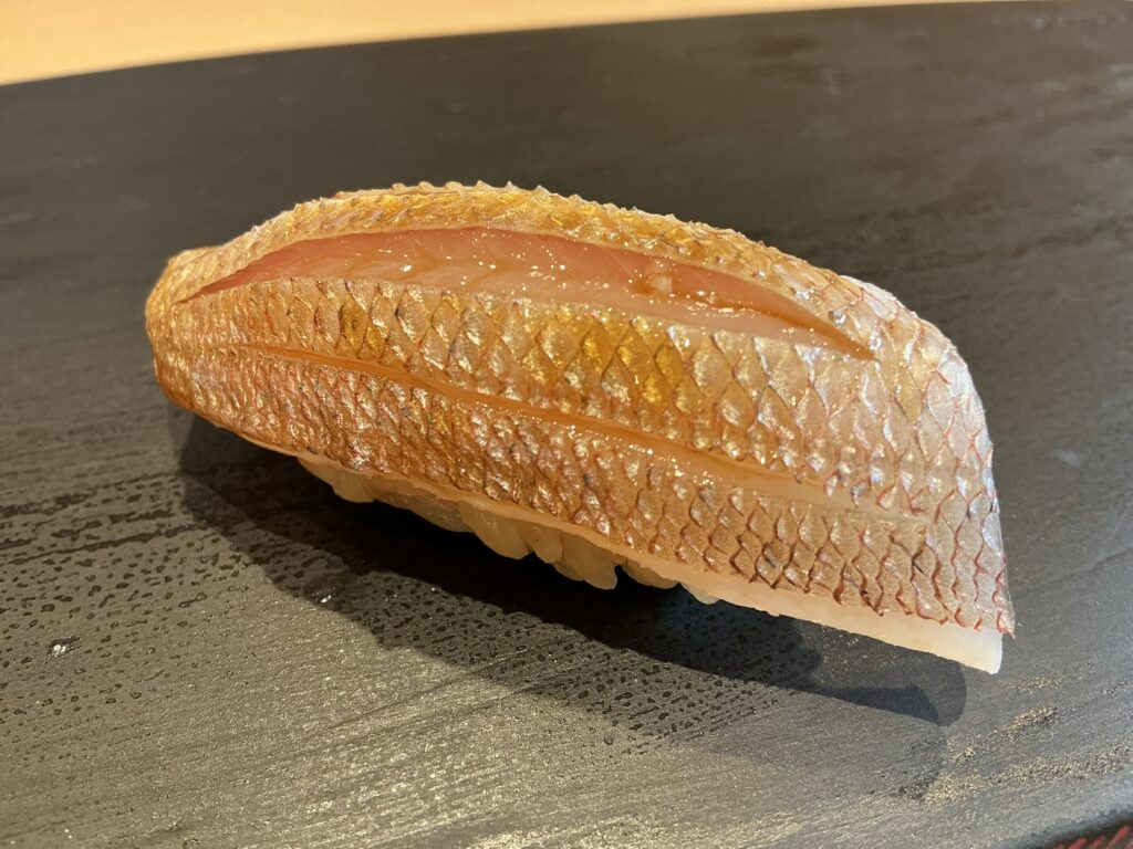 鮨結う遥のカスゴ