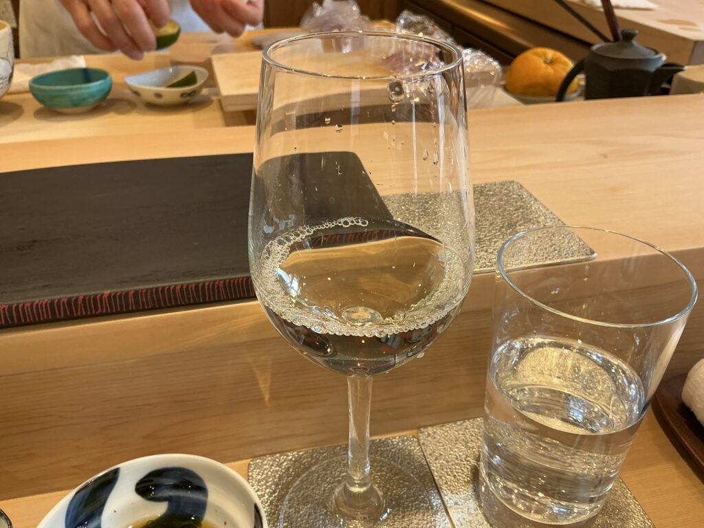 鮨結う遥の白ワイン