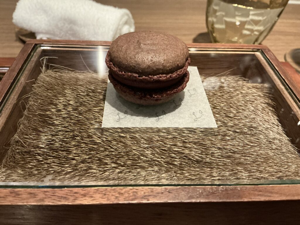 ラチュレの鹿のブラッドマカロン