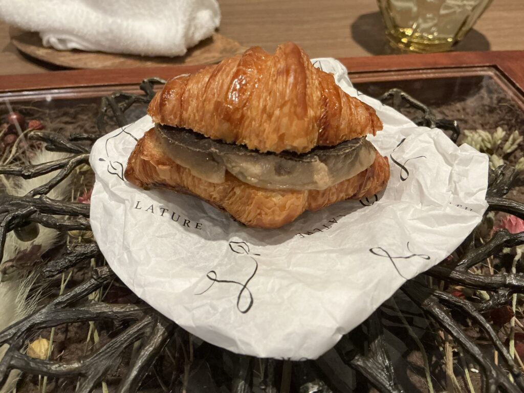 ラチュレのクロワッサンのサンドイッチ