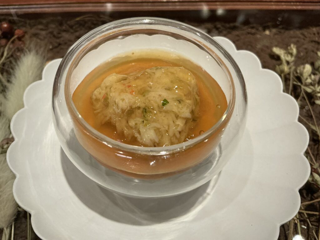 ラチュレのズワイガニと蕪のブランマンジェ