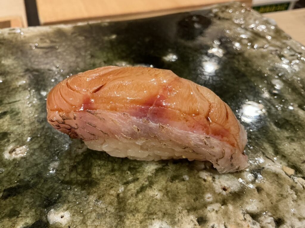 鮨桂太のノドグロ