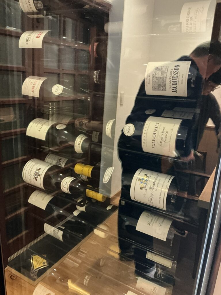 にゅーすてっぷの店内