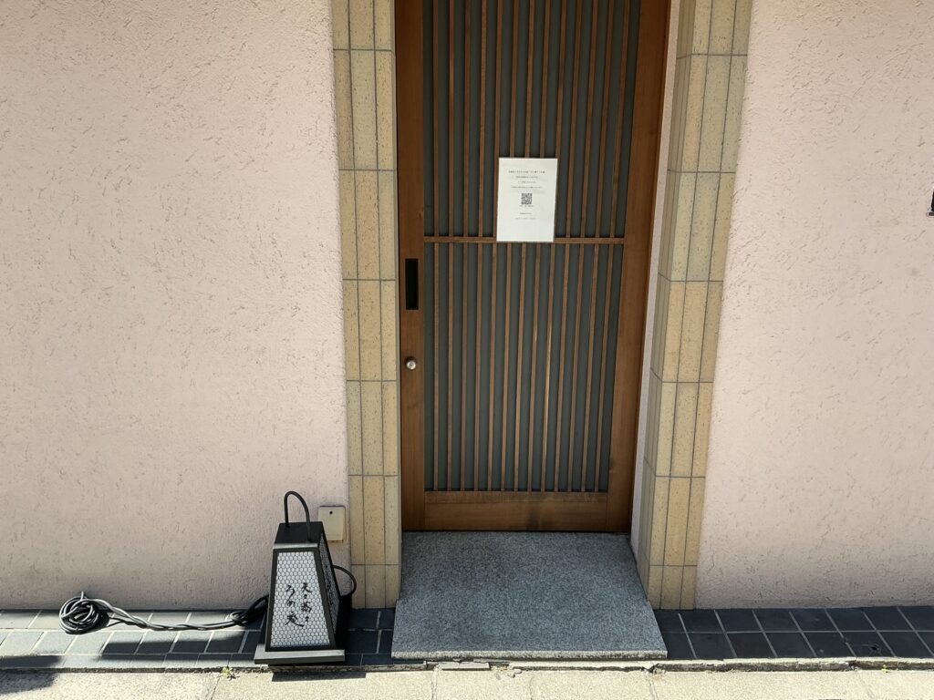 天々蕎々うめ庵の玄関