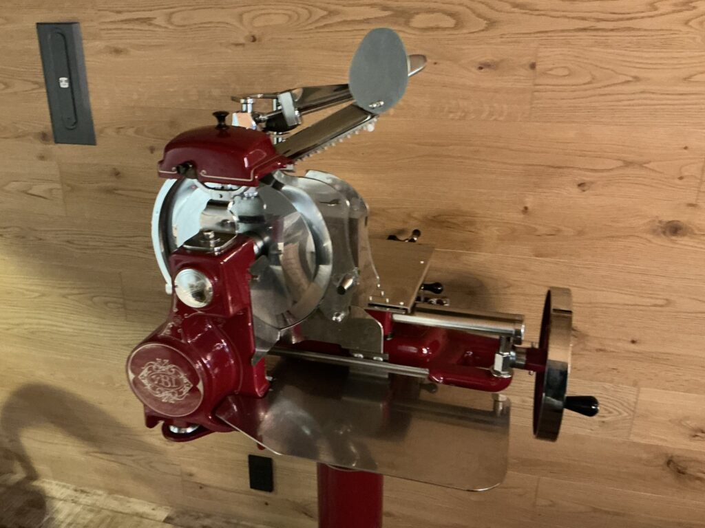 前芝料理店の店内