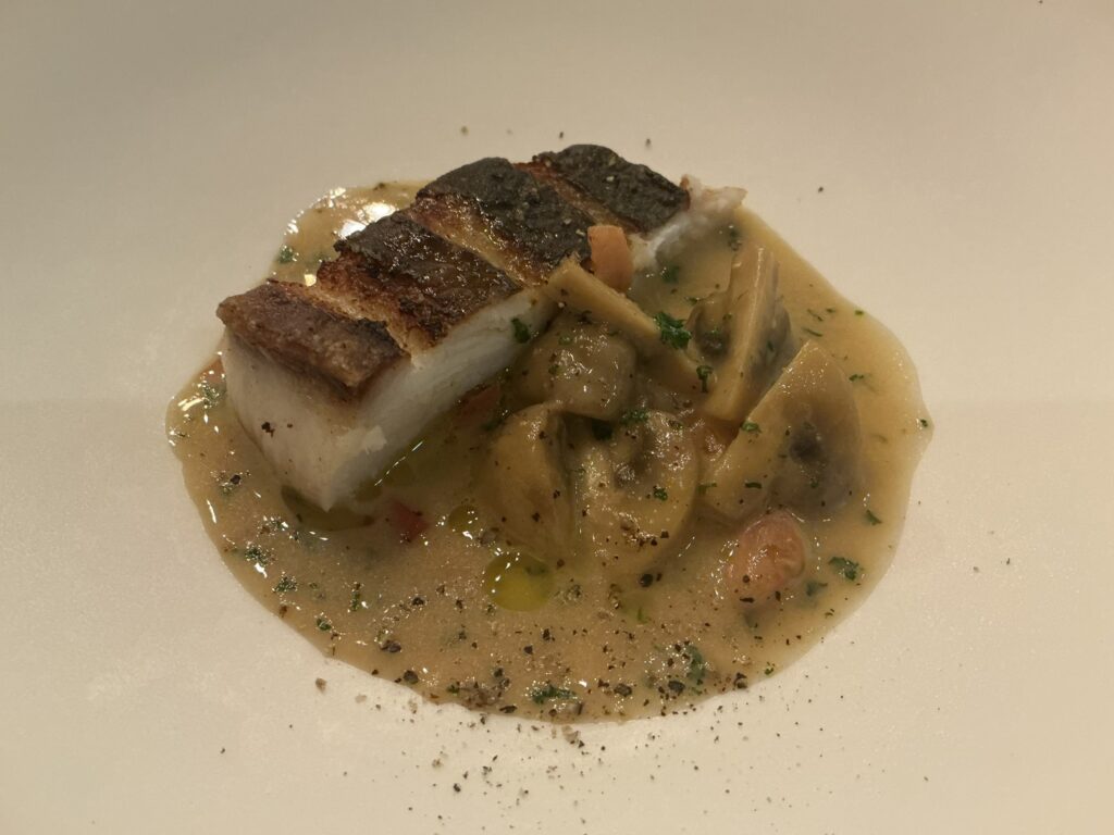 前芝料理店の由良マナガツオ　トマト　シャンピニオン