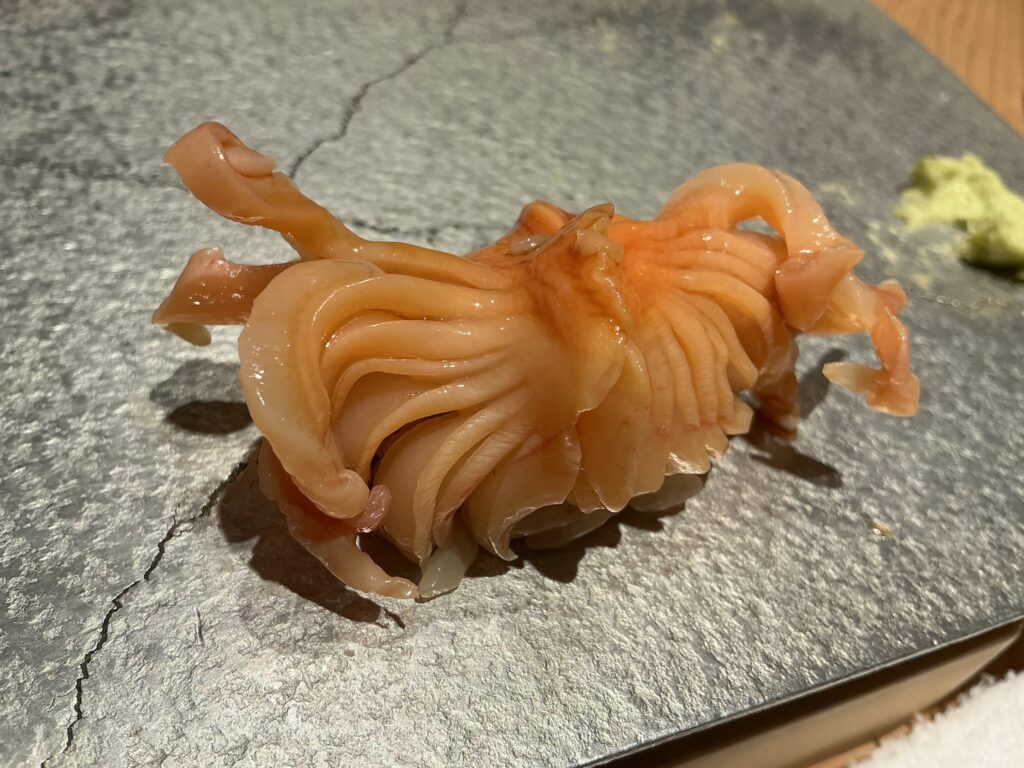 寿司栄のアカガイ