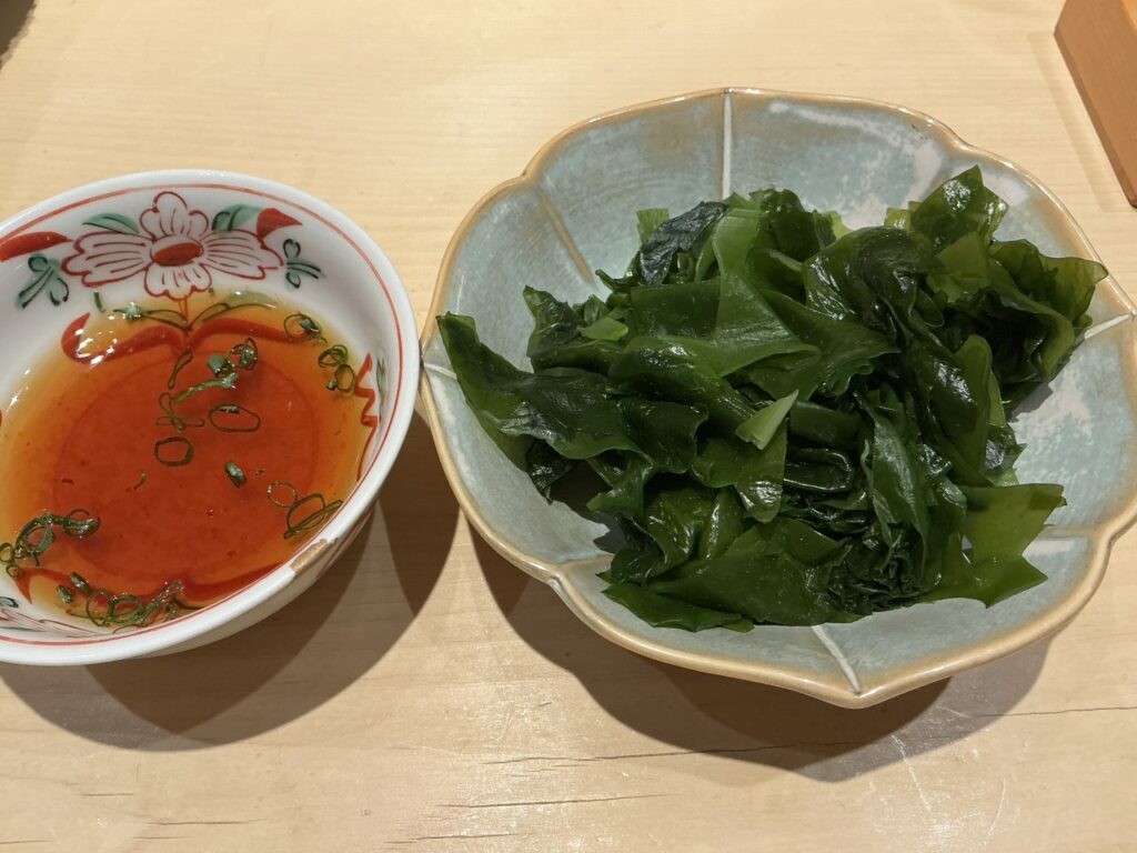 鮨結う紬のワカメ