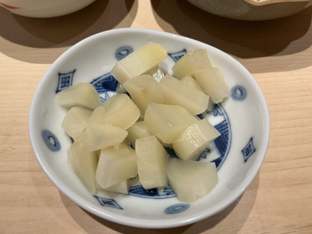 鮨結う紬のガリ