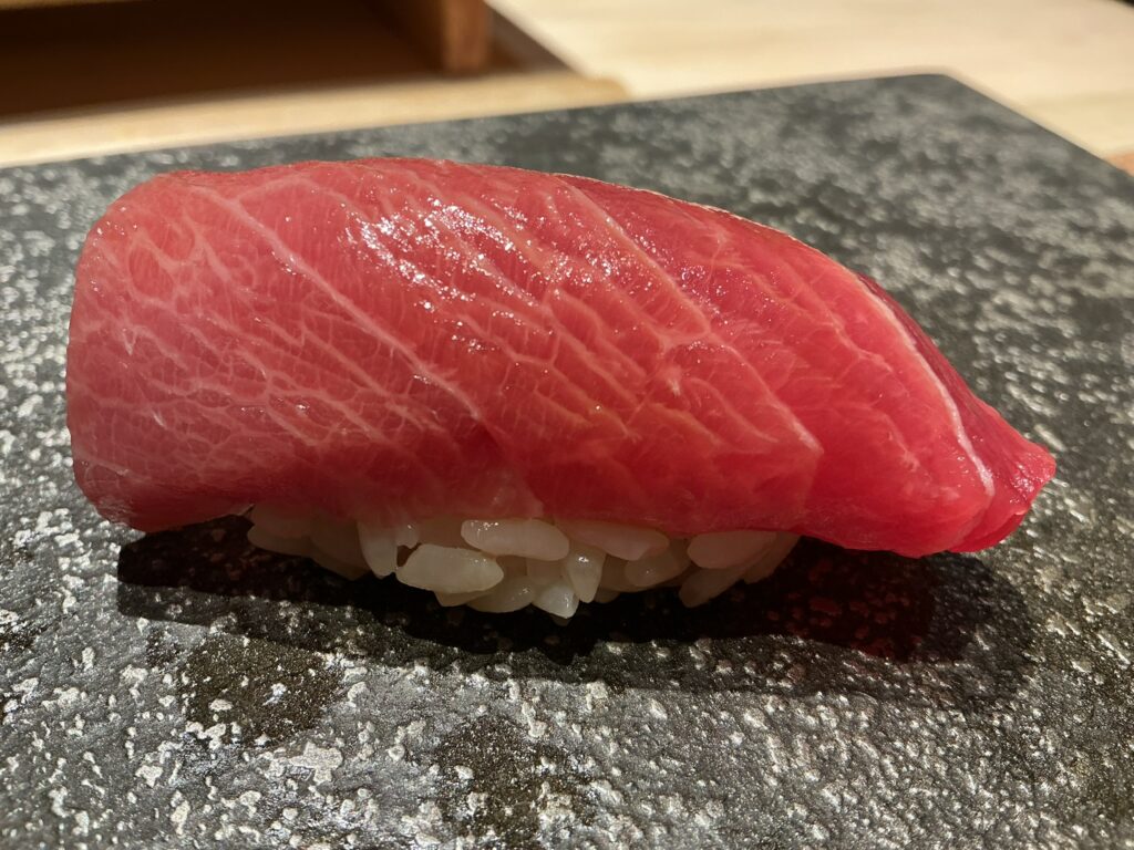 鮨結う紬の中トロ