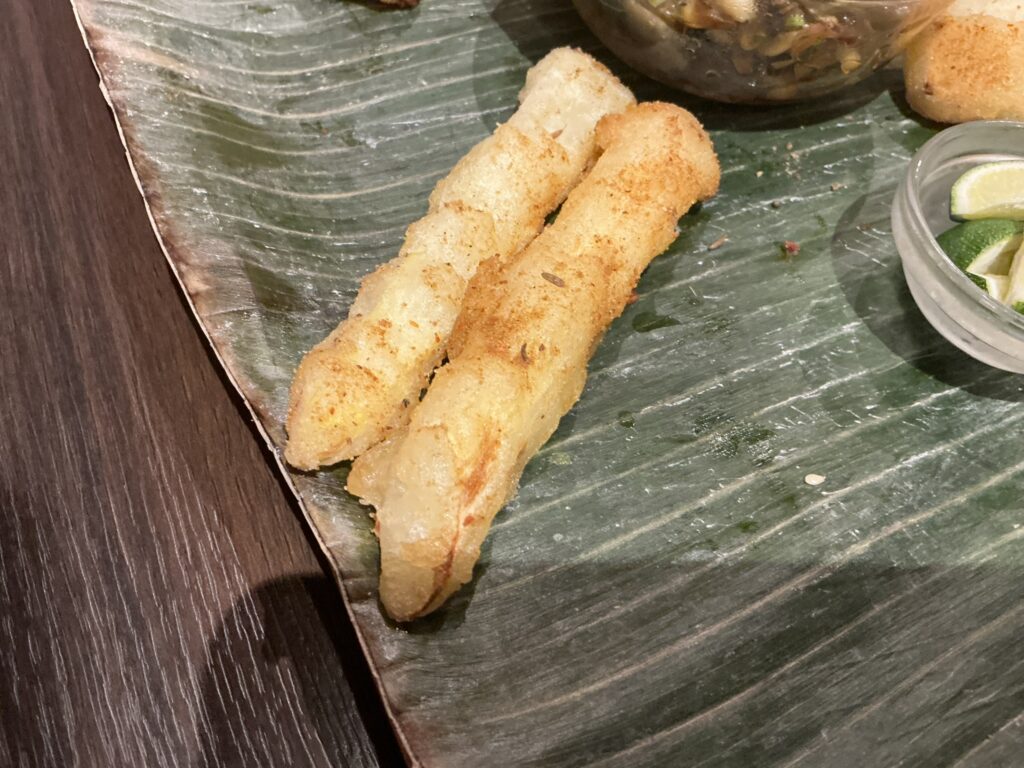 蓮香のホワイトアスパラのスパイス揚げ