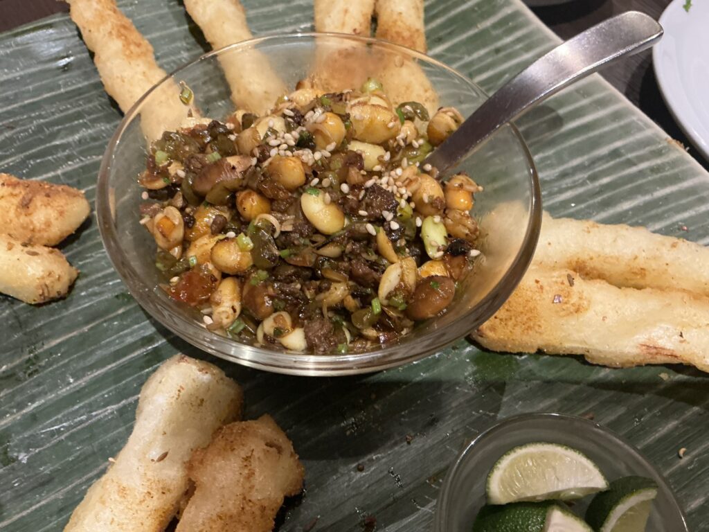 蓮香の発芽大豆、ササゲの漬物、ひき肉炒め