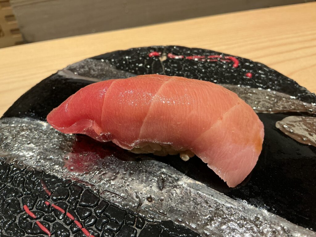 寿司清の腹上の中トロ