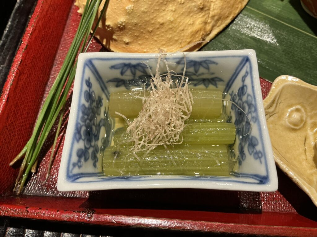 三分楼のフキの青煮