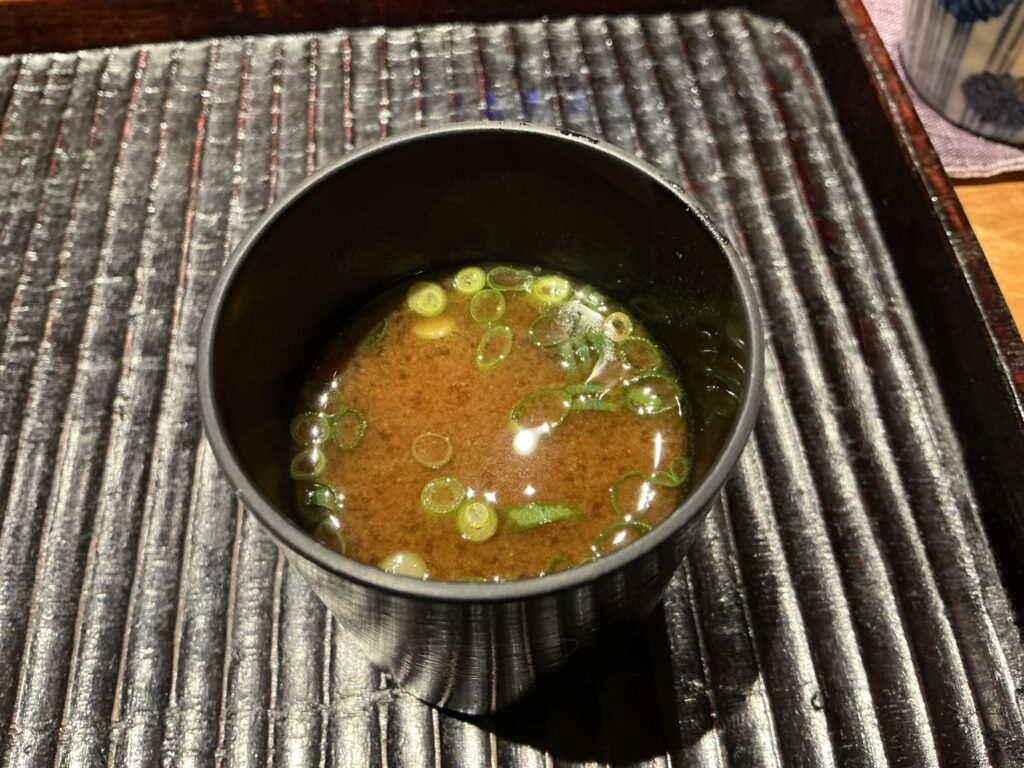 三分楼の赤出汁