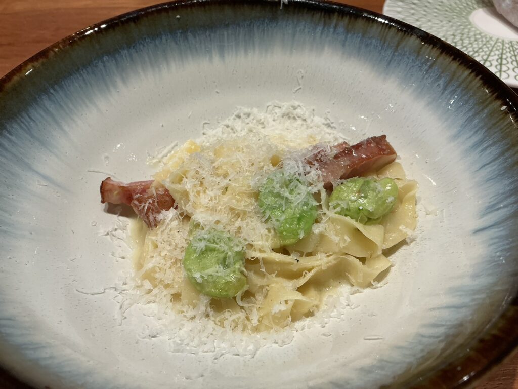 ルオーゴのそら豆 手打ちタリアテッレ パルメジャーノ