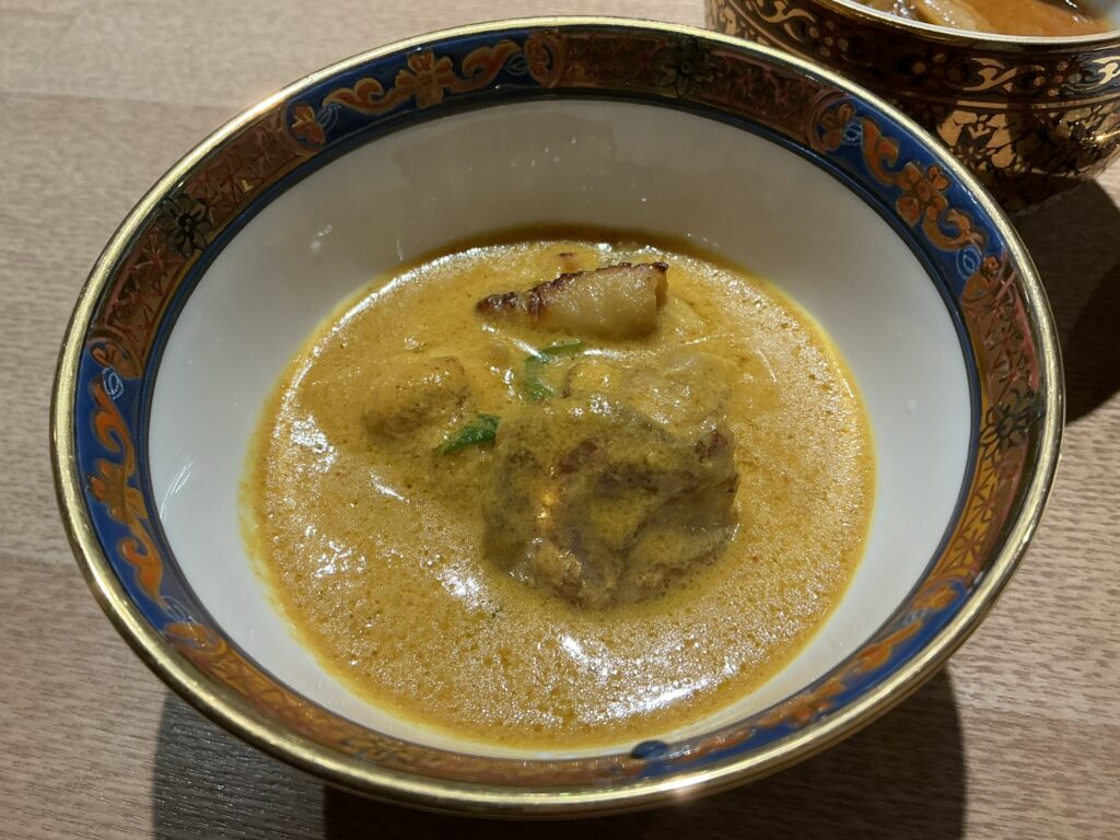 KHAOのイエローカレー